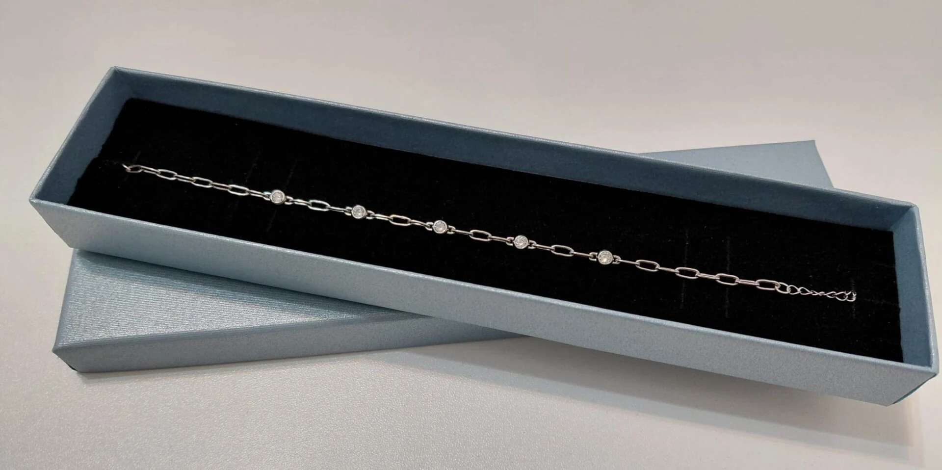 Inicio Pulsera cadeneta con circonitas